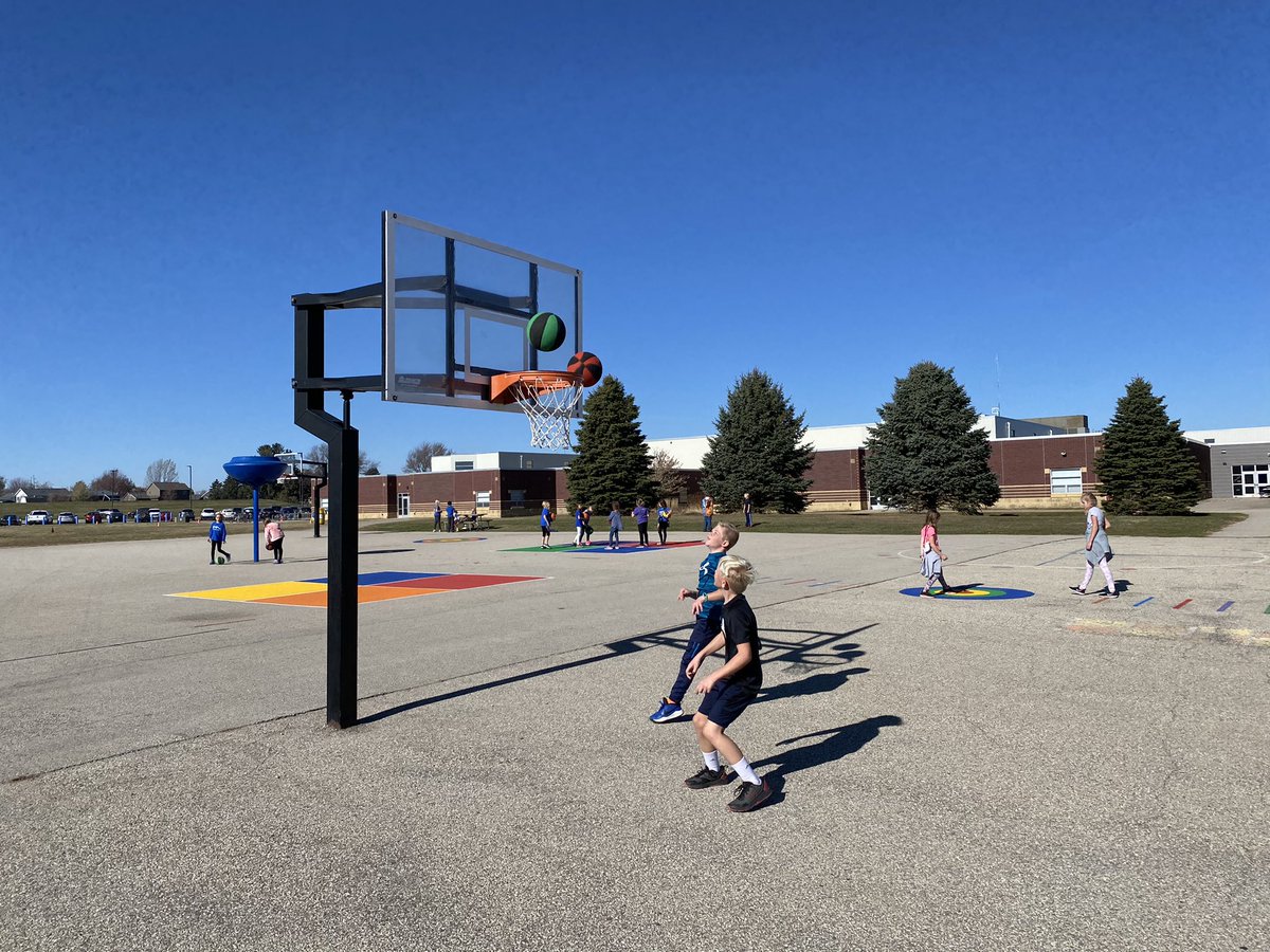 Mrs. Ryan tweet media