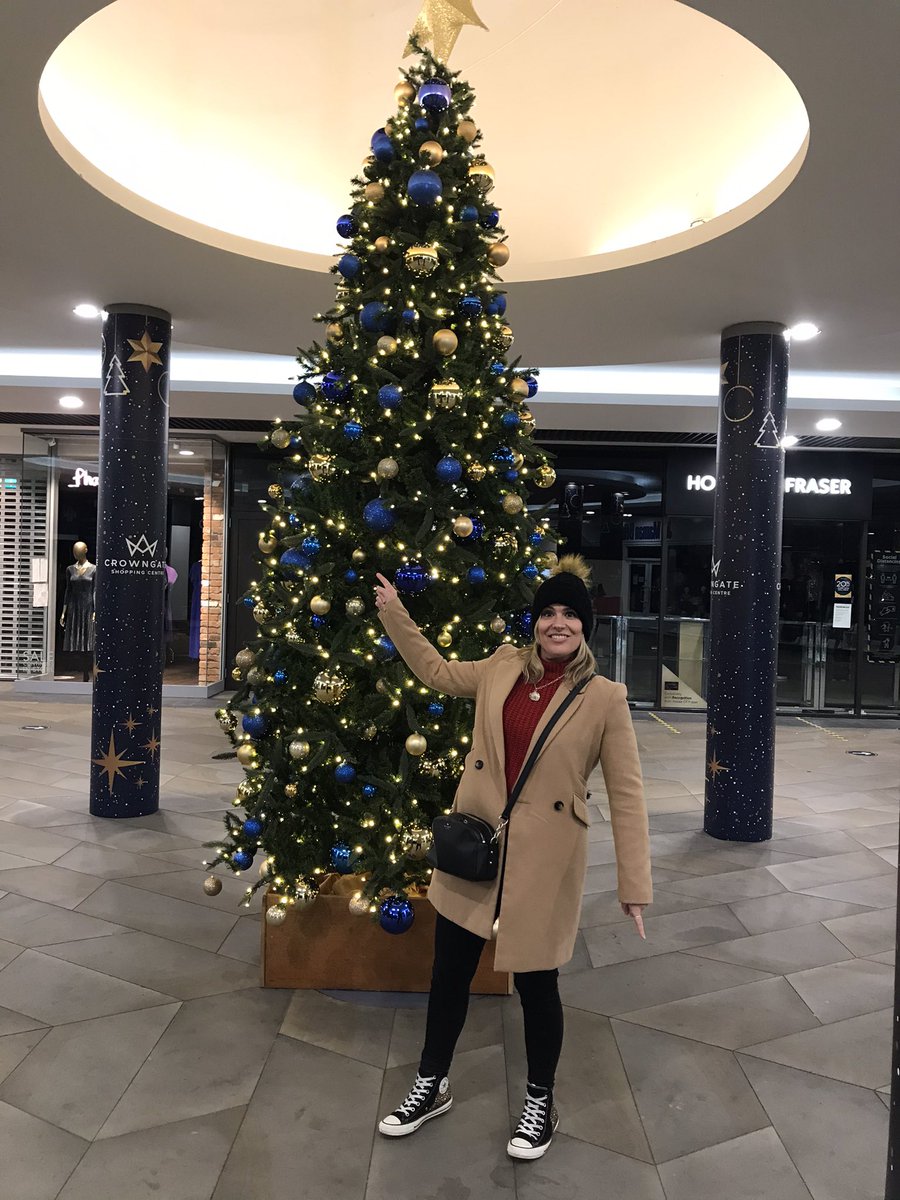 Walking home from town @CrownGateWorc - lockdown has begun...BUT SO HAS CHRISTMAS! Thank you <a href="/Christmas3Count/">Three Counties Christmas</a>
