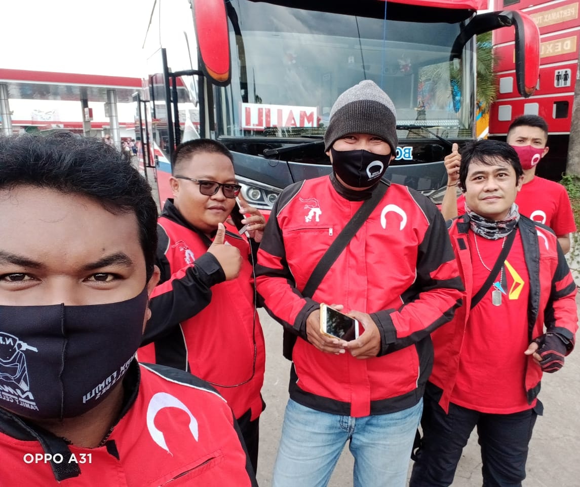Chiwan9's tweet photo. Bagi² Brosur Ronk OmCelebes👍 https://t.co/KBcsXo9hXB