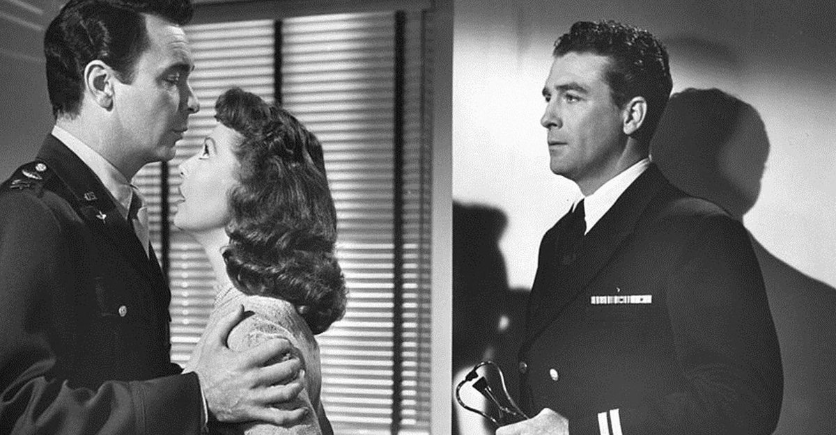 Here’s a few publicity shots. The flashback sequence that briefly details their courtship (with Sullivan basically nicking her off his best friend) is really good too.  #Noirvember  #CauseForAlarm