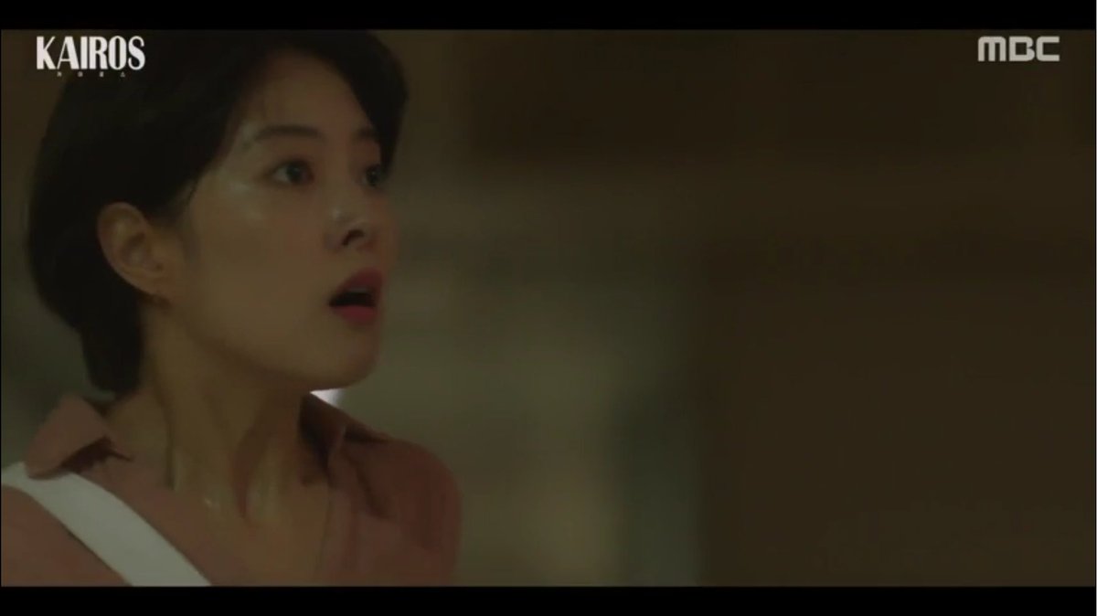 ichii_ichii's tweet photo. The manager Seo Do Kyun having an affair with his superior, Mr. Kim's wife!! 

This man can't really be trusted... but Mrs. Kim seems to be a nice &amp; innocent woman!! How come she's having an affair with her husband staff 😱
#Kairos #KairosEp4 #AhnBoHyun #NamGyuRi #LeeSeYoung https://t.co/DW3YOIgySN