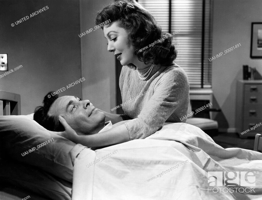 I won’t spoil the details of it, but this is a *very* odd scene from the flashback. You can already tell that Sullivan is a wrong’un.  #CauseForAlarm  #Noirvember