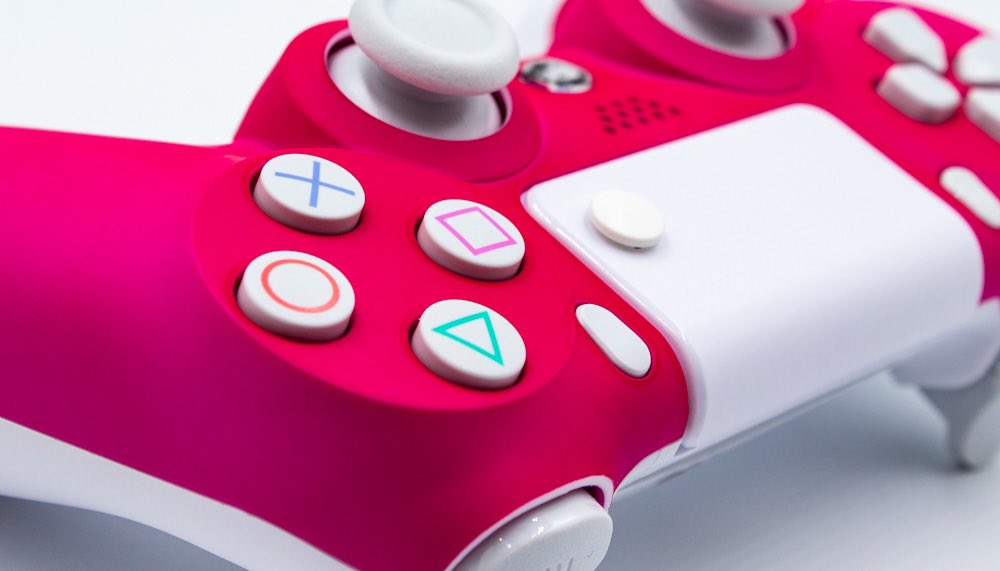 Repullze's tweet photo. In celebration of hitting 10k Subs on Twitch, as promised we will be doing a giveaway with BattleBeaver! 
Must RT this post, tag a friend, and must be following @Repullze and @BattleBeaverC 

Goodluck SBC! Winner announced 11/13/20 when Cold War releases! ❤️ https://t.co/bxGQiMpRiW