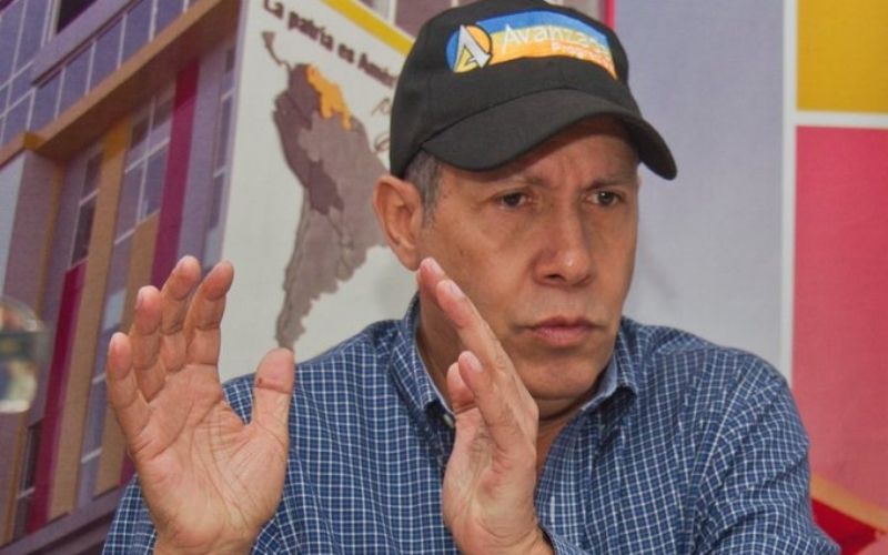 noticierovv's tweet photo. #5Nov Henri Falcón reiteró la necesidad de generar cambios a partir del 6-D https://t.co/tnwJ6ygMS4

#Oposición #HenriFalcón #Política #NoticieroVenevision https://t.co/M5WS484EfC