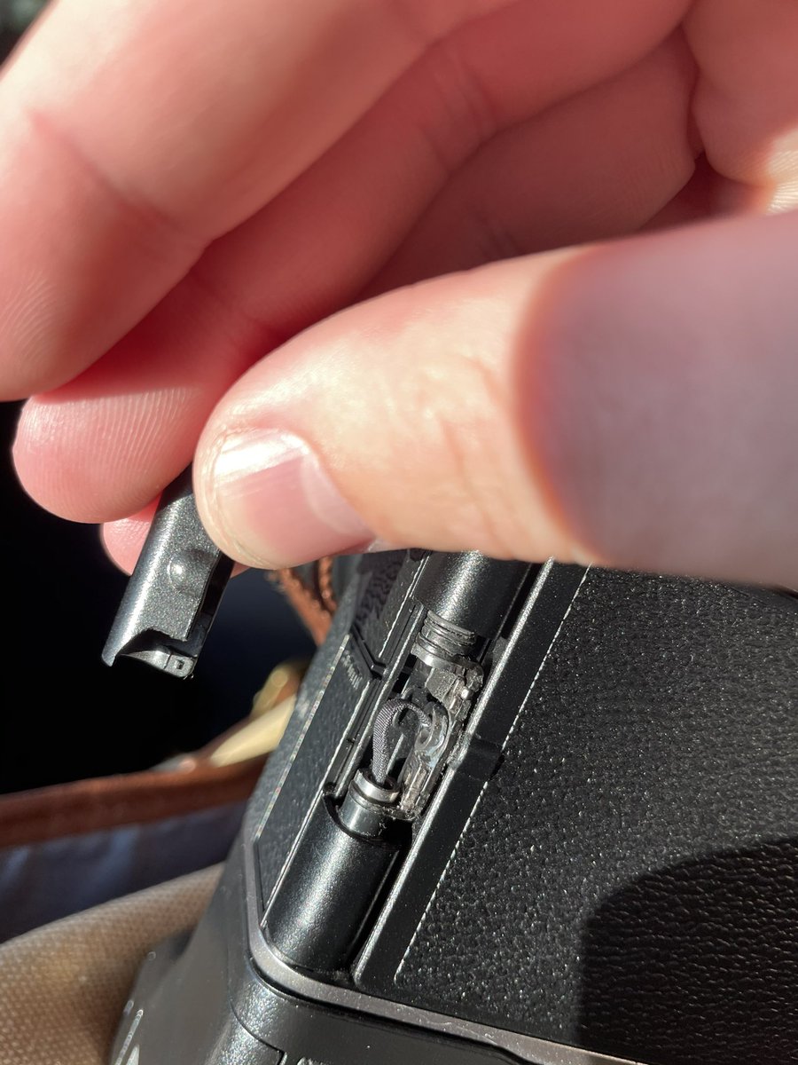 L8trstu's tweet photo. @FujifilmX_US I just opened screen to review photos on my XT4 and the plastic hinge broke off. I bought this camera new, is there a quick way to get a snap on cover to me https://t.co/NhgbJXELZ6