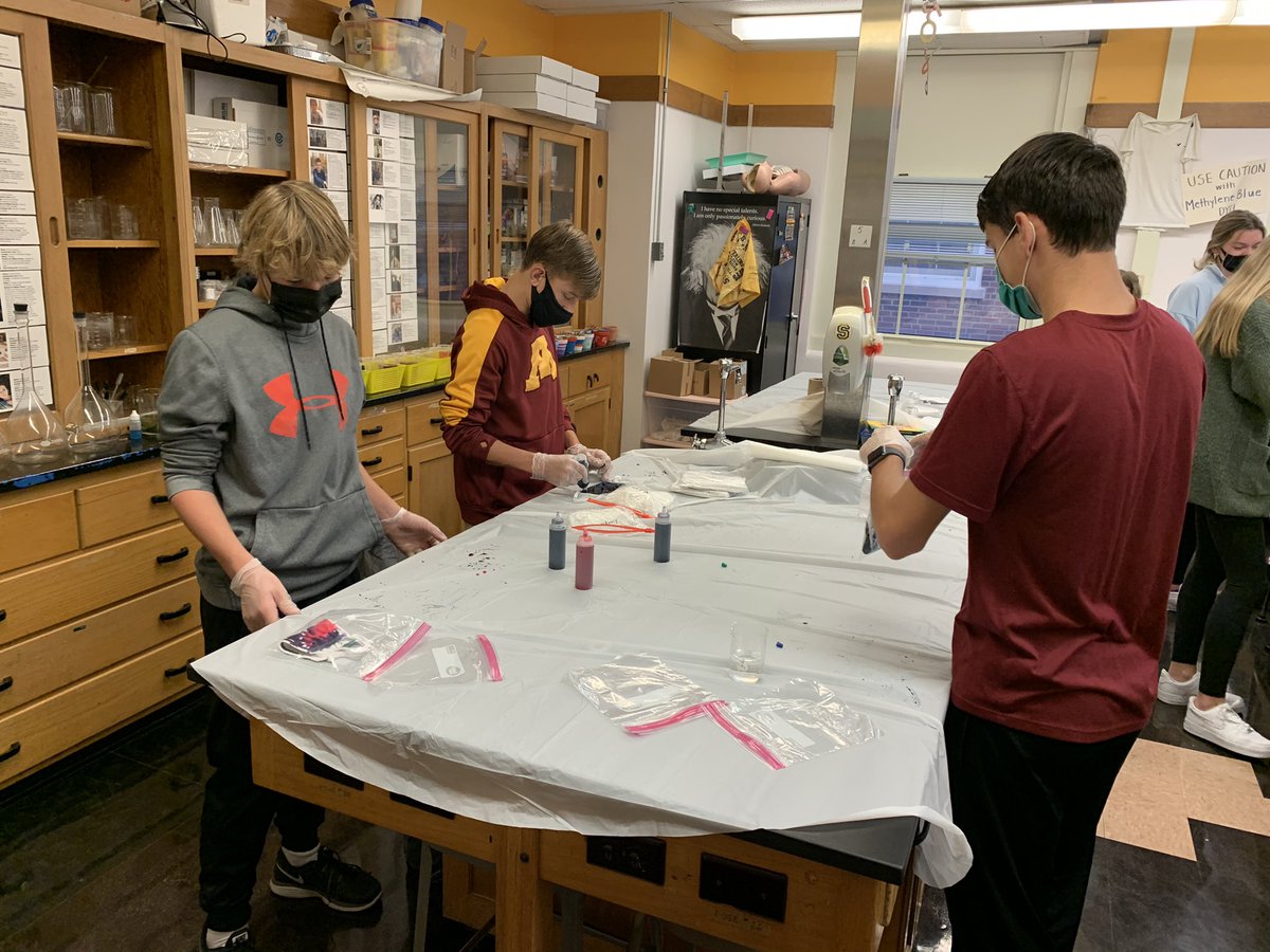 sterling_stuco's tweet photo. This week, Sophomore Representative Megan Gingrich and Freshmen Representative Lelaina Block planned our morning meeting. They came up with the stress-relieving idea of tie dying masks! 🎨😷 #joinstuco #tiedye #masks #shsstuco https://t.co/yrBr2noupt