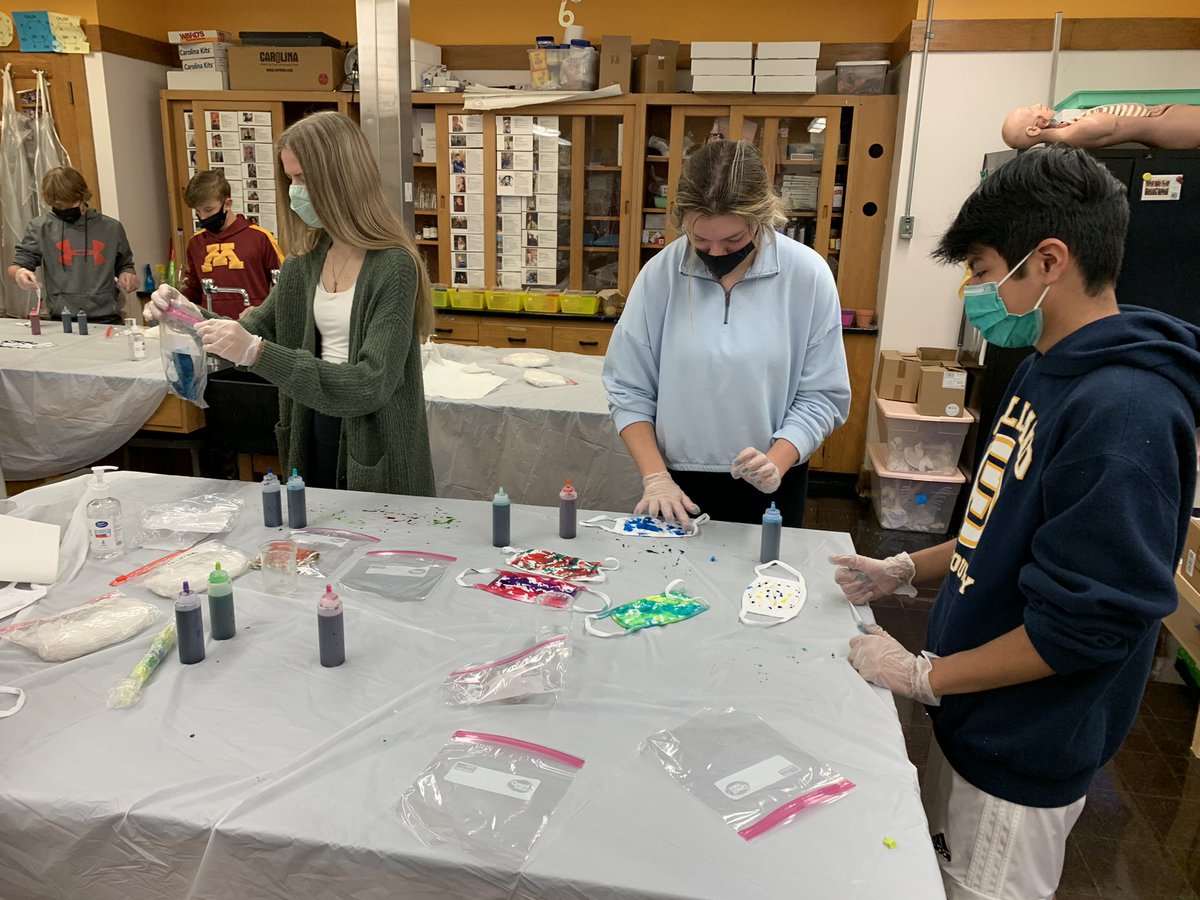 sterling_stuco's tweet photo. This week, Sophomore Representative Megan Gingrich and Freshmen Representative Lelaina Block planned our morning meeting. They came up with the stress-relieving idea of tie dying masks! 🎨😷 #joinstuco #tiedye #masks #shsstuco https://t.co/yrBr2noupt