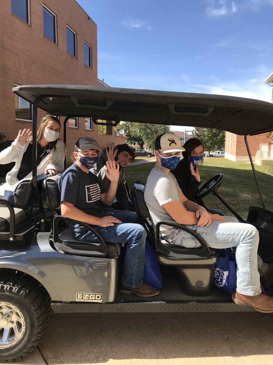 chslibrarians's tweet photo. Awesome day touring SAU with potential future @muleriders and Holly McRae! Special thanks to Trey Berry and our fantastic President’s Ambassadors. https://t.co/SNlsH2jEgN