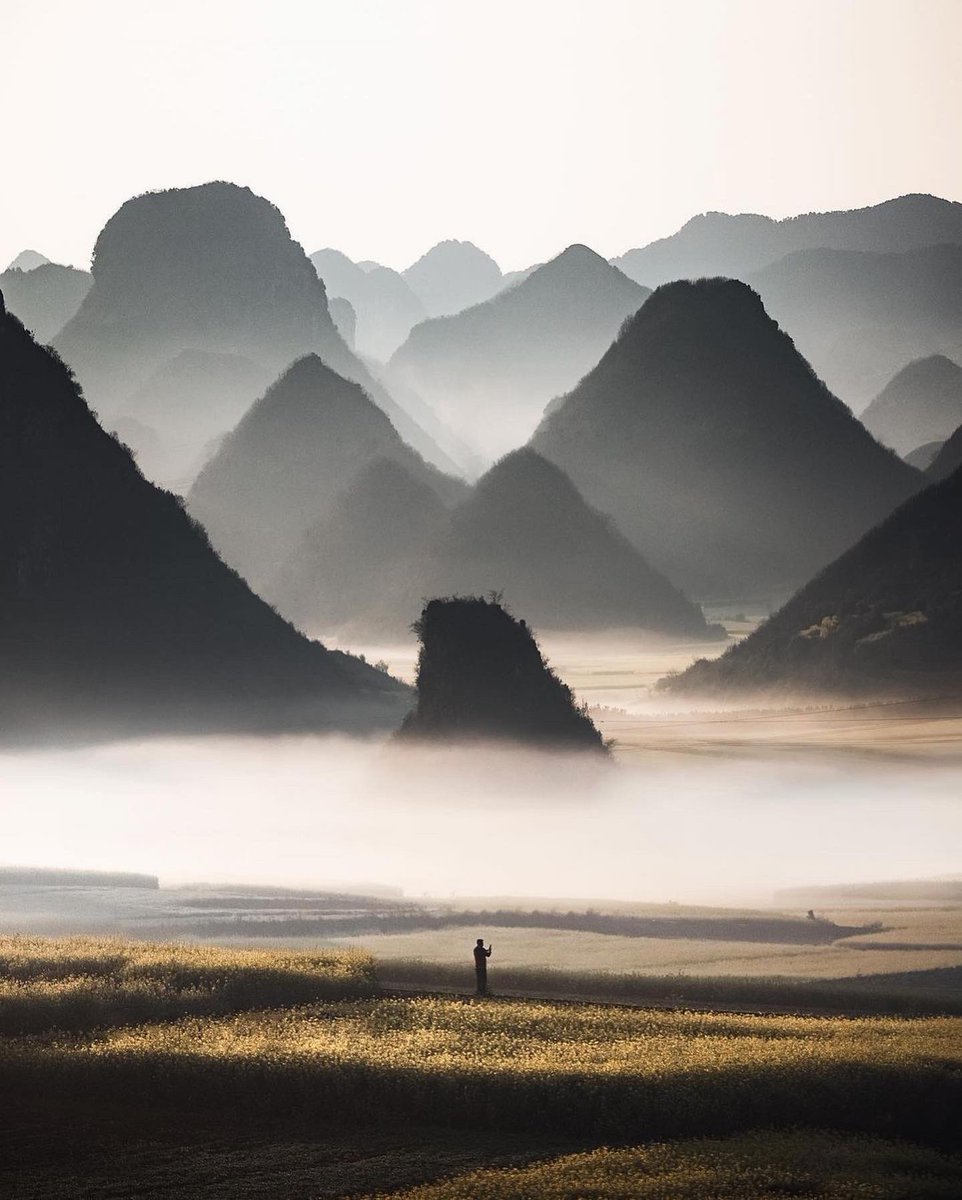 earth's tweet photo. The stunning landscapes of China. https://t.co/JQlCPC7LRq