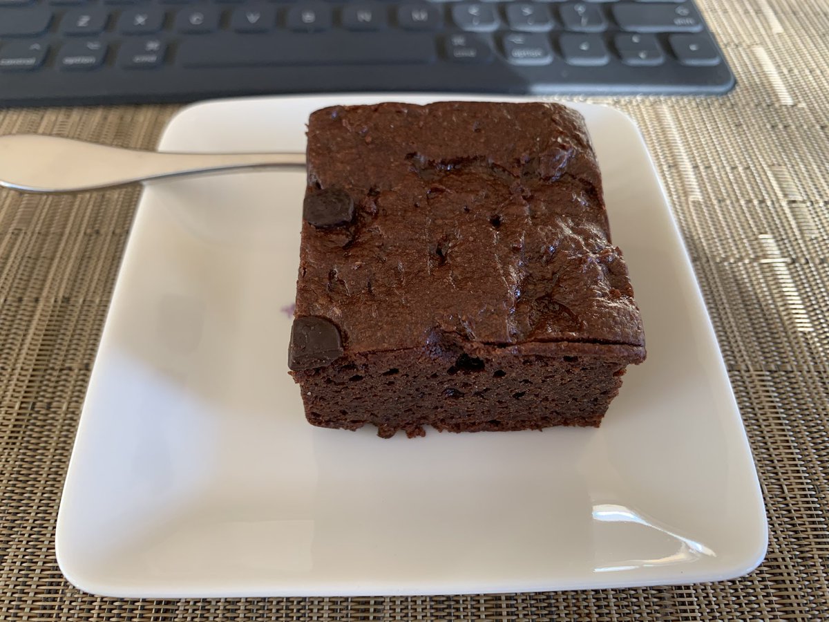 makoinla's tweet image. 今日のオヤツ

グルテンフリーブラウニー🥰

#sweetlaurel
#今日から腹筋
#運動