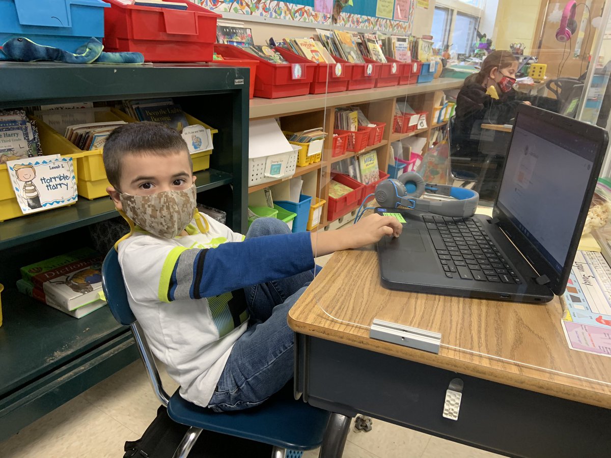 SSDITDEPT's tweet photo. Has been a busy couple of weeks for Mrs. Chartrain... lessons in Read &amp; Write, Google Docs 101, navigating Google Classroom. Love working with ALL my elementary students in Salem! #salempride #perseverance https://t.co/3LzmgNx2XT