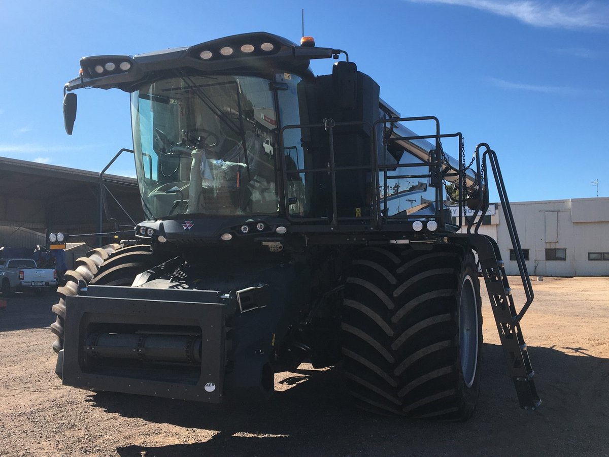 ramsey_bros's tweet image. Just fitted this @Massey_Ferguson Ideal with new LSW1250 Drive Tyres: Low Sidewall (LSW) tech aids⬆️productivity with a larger rim diameter +smaller sidewall. With 40% less inflation pressure infield benefits incl ⬆️traction, ⬆️comfort +⬇️compaction. #TitanAustralia @titan_tire