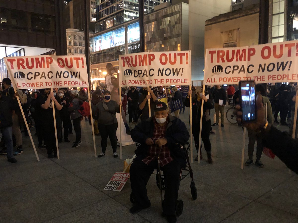 CAARPRNow's tweet photo. Frank Chapman with @Anakbayan_Chi at Daley Plaza demanding #DefundThePolice #CPACnow #StopPoliceCrimes #EconomicReliefNOW #StopEvictions #HealthCareForALL #IncomeForAll #TrumpOutNow #CountEveryVote https://t.co/MMwE0h3K2L