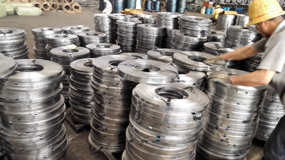 zhangkehong's tweet image. Primary color packing steel belt.

#steelpackingstrip #Packingbelt #Packagingsupplies #Ironstrap #Bakedbluepackingsteelstrip #Galvanizedsteelstrap #steel #Steel #StrappingPackingBelt
