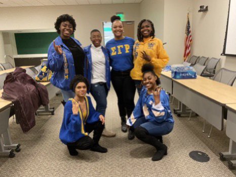 UNT_SGRhos's tweet photo. Everyoneβs undergrad experience is different but at the end of the day we are all poodles representing that Rhoyal Blue and Gold!! ππ©π Special appearance by our incredible chapter advisor @denitabranch #SigmaGammaRho #SGRhoEtaAlpha #12DaysofRhovember https://t.co/iIp1hWwxPA