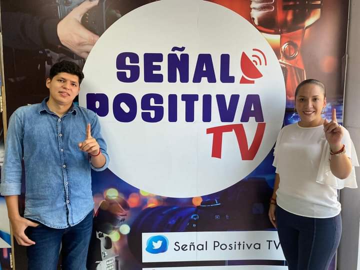 MEPlus05's tweet photo. 🔴 @CamiloChico1 y @anaraffo1 tuvieron una entretenida entrevista junto a Johnn Anthonny Herrera Espinoza, del medio Señal Positiva TV, donde dieron a conocer su propuestas y planes de trabajo para el beneficio de todos los ecuatorianos 🇪🇨 

#LaJuventudEnMarcha 
#ArauzRabascall https://t.co/6S9xglrVt3