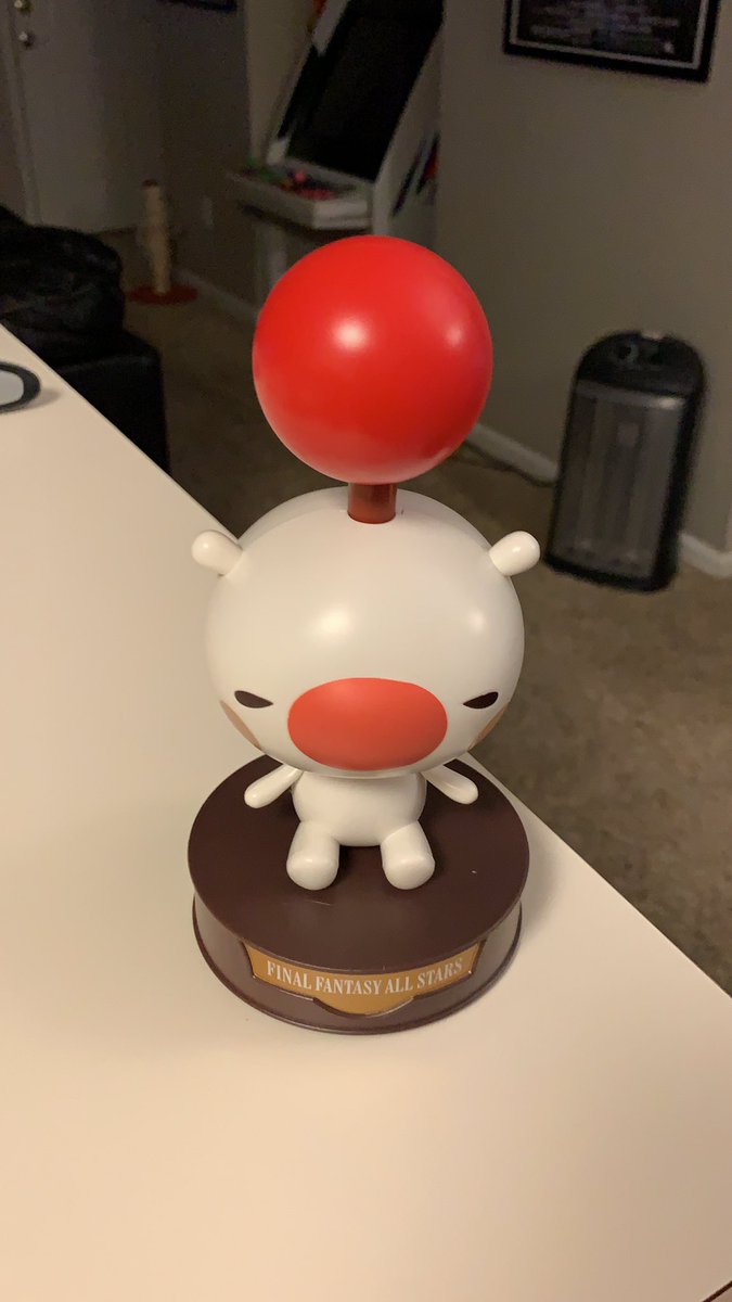CaptCatboy's tweet photo. I did a thing cause I wanted to. The Pom glows when you pick it up! #ffmoogle https://t.co/05pOsb2wVV