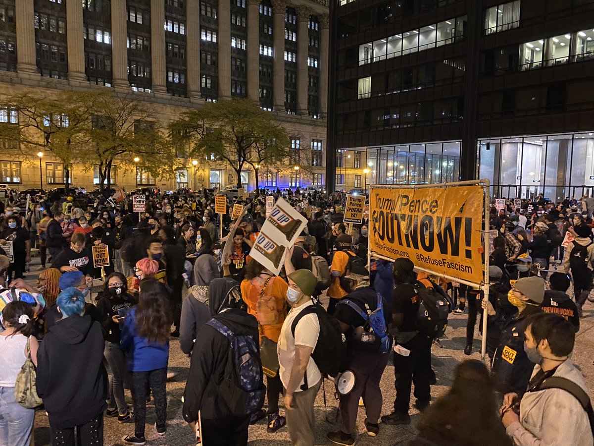 vashon_photo's tweet photo. THE PROTEST HAS CONCLUDED!

#Election2020 #ChicagoProtests #DefundThePolice #CPACNow #StopEvictions #HousingForAll #HealthcareForAll #IncomeForAll https://t.co/Ta73zn09Xv