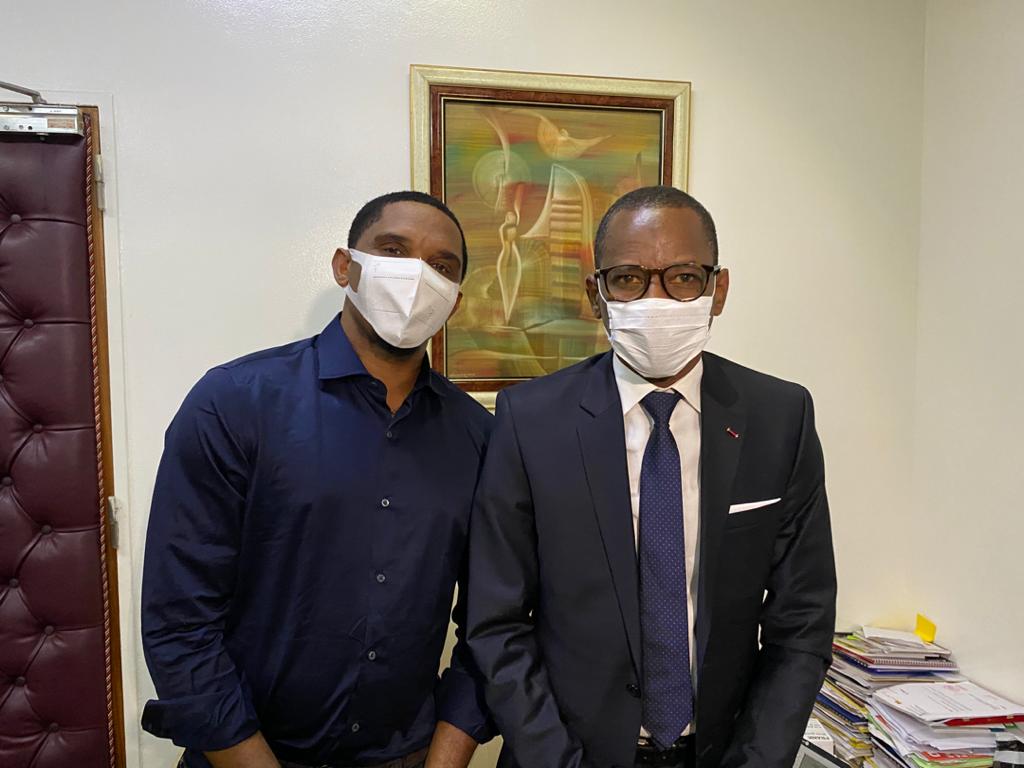 RTS1_Senegal's tweet photo. Le Directeur Général Racine Talla a reçu @setoo9. Des projets en perspective avec le quadruple ballon d'Or.
#Sénégal #rtssenegal https://t.co/B2sBhwkPT5