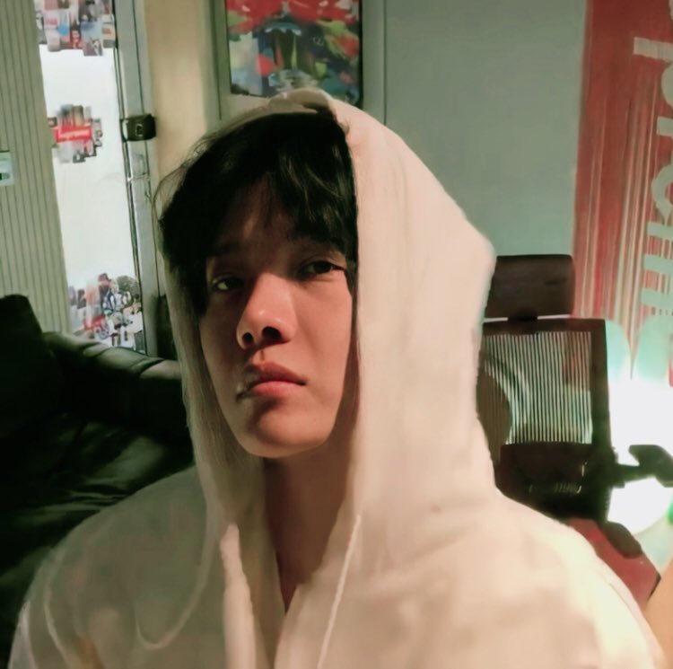 vantearz's tweet photo. o hoseok NO AUGE DA BELEZA https://t.co/ceIybtzn35