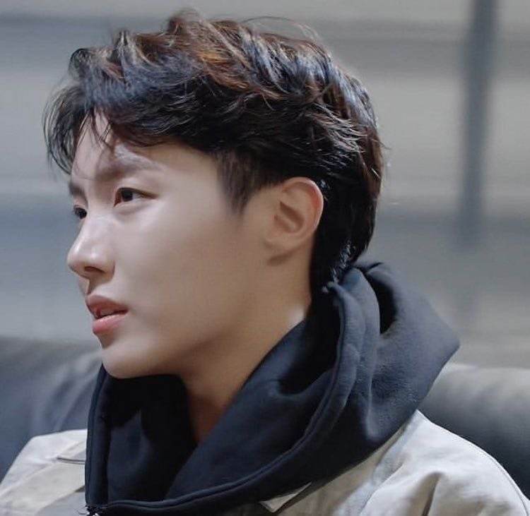vantearz's tweet photo. o hoseok NO AUGE DA BELEZA https://t.co/ceIybtzn35