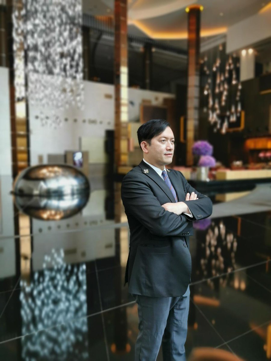 sammy5354's tweet photo. When you are ready to travel, Les Clefs d’Or Concierges are ready to welcome you. 

We will help you to navigate your travels as safely as possible. We are up-to-date on local government health protocols and regulations. 
 
Stay safe. Stay informed. Stay with Les Clefs d’Or. https://t.co/MHda5KI9Ja