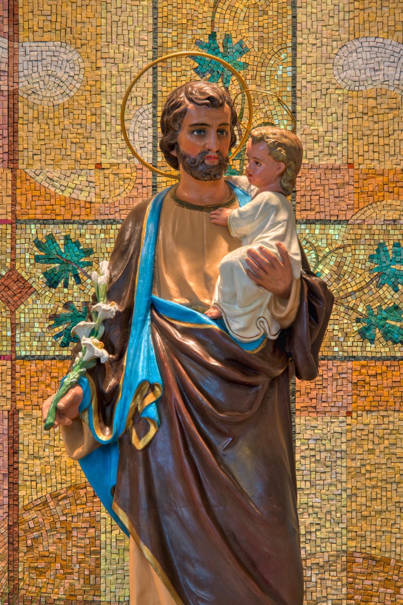 OLCZShrine's tweet photo. On the #AllSaintsDay a #consecrationtostjoseph took place at @OLCZShrine A group of faithful has been preparing for this day for 33 days, according to #frdonaldcalloway book. The Act of Consecration was recited by St. Joseph's Altar
Congratulations!
St. Joseph, pray for us! https://t.co/pwCYKM6b16