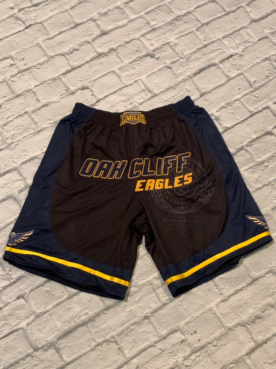 LifeOfKFab's tweet photo. .@ALCollection has done a lot of customs but these @FFA_Athletics customs are TOUGH... #OakCliff #FFAEagles #ALCollectionCustoms worth every cent. https://t.co/KwhqgXFlnh
