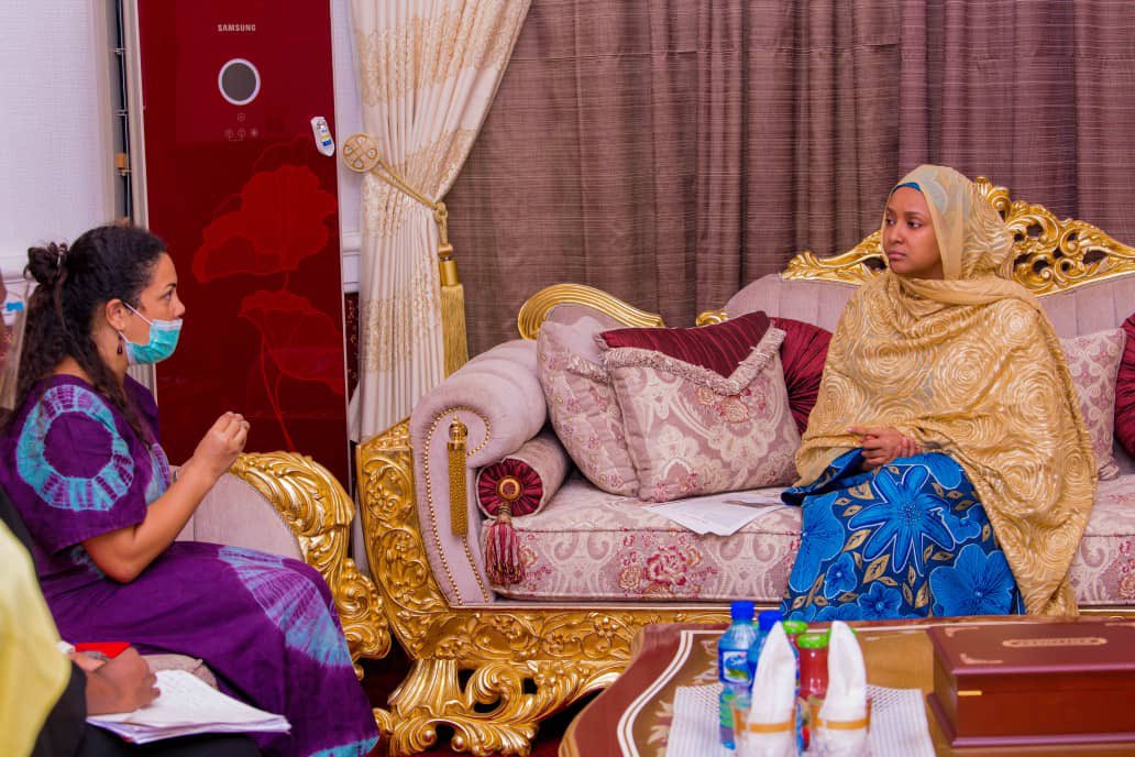 AishaMatawalle's tweet photo. In Our efforts to help victims of SGBV and prevent such crimes from our societies,medicines sans frontiers(MSF)is collaborating with my office to build capacity and accommodate our ongoing work in the state,we are determined to do more on this matter @MSF_WestAfrica @MSF https://t.co/hb2HDKkXph