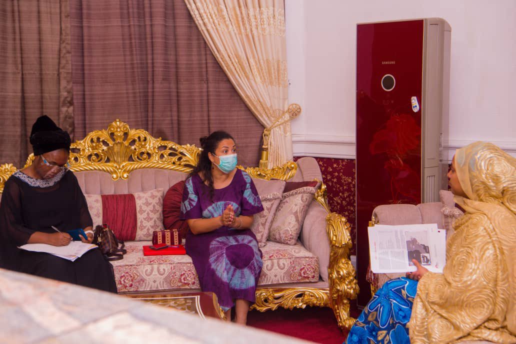 AishaMatawalle's tweet photo. In Our efforts to help victims of SGBV and prevent such crimes from our societies,medicines sans frontiers(MSF)is collaborating with my office to build capacity and accommodate our ongoing work in the state,we are determined to do more on this matter @MSF_WestAfrica @MSF https://t.co/hb2HDKkXph