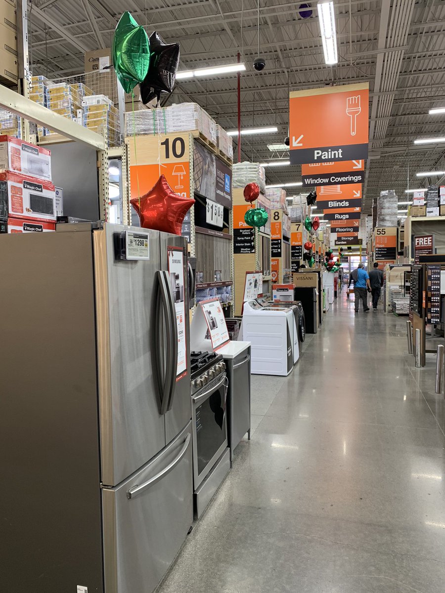 Black Friday appliance sale up and running!!  #pacnorthproud <a href="/Follow_Jay_/">Jay</a>  <a href="/jmiahsmith/">Jeremiah Smith</a>  <a href="/JakeCrailTHD/">Jake Crail</a>