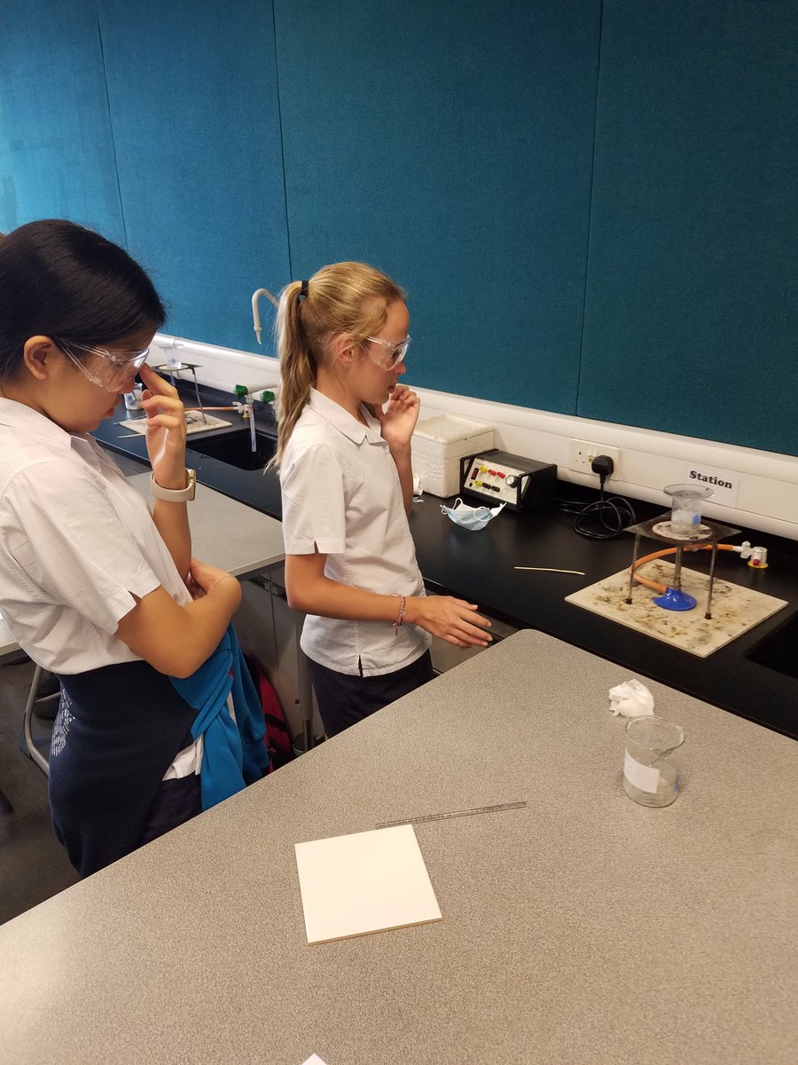 dbis_sci's tweet photo. Y8 successfully completed making a polymer from their Potato starch.
Step 2 - Gently heat their potato starch in HCl and Propan-1,2,3-triol.
Step 3 - Neutralise with NaOH
Step 4 - Allow to cool https://t.co/bfaKAfgEiO