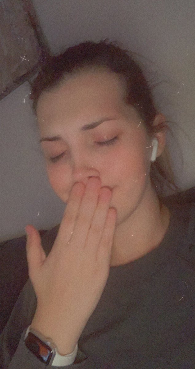 AshleyShinn11's tweet photo. When you know you washed your AirPods in the washer and pull them out and somehow they still work! PRAISE GOD🙏🏻🙌🏻 https://t.co/NDPqDUu9Be