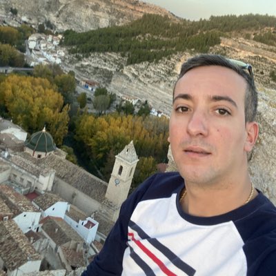 AndresDeniaa's tweet photo. #NuevaFotoDePerfil https://t.co/fpDcSxJcRS