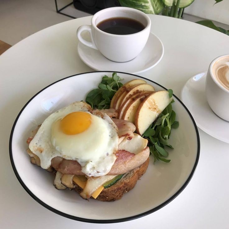 pagi semuanyaaa! jangan lupa mandi biar wangii, jangan lupa sarapan jugaa biar ga sakit. Yg ada online class semangat yaa!!