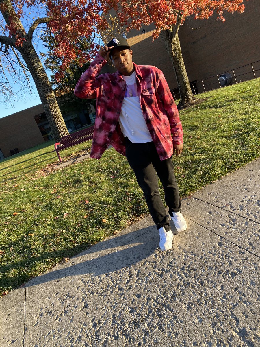 KomeKorrect24's tweet photo. Got The Rose-Pink Tinted Lenses. Its A Wednesday🎟🥶 https://t.co/t8JiYAvf6N