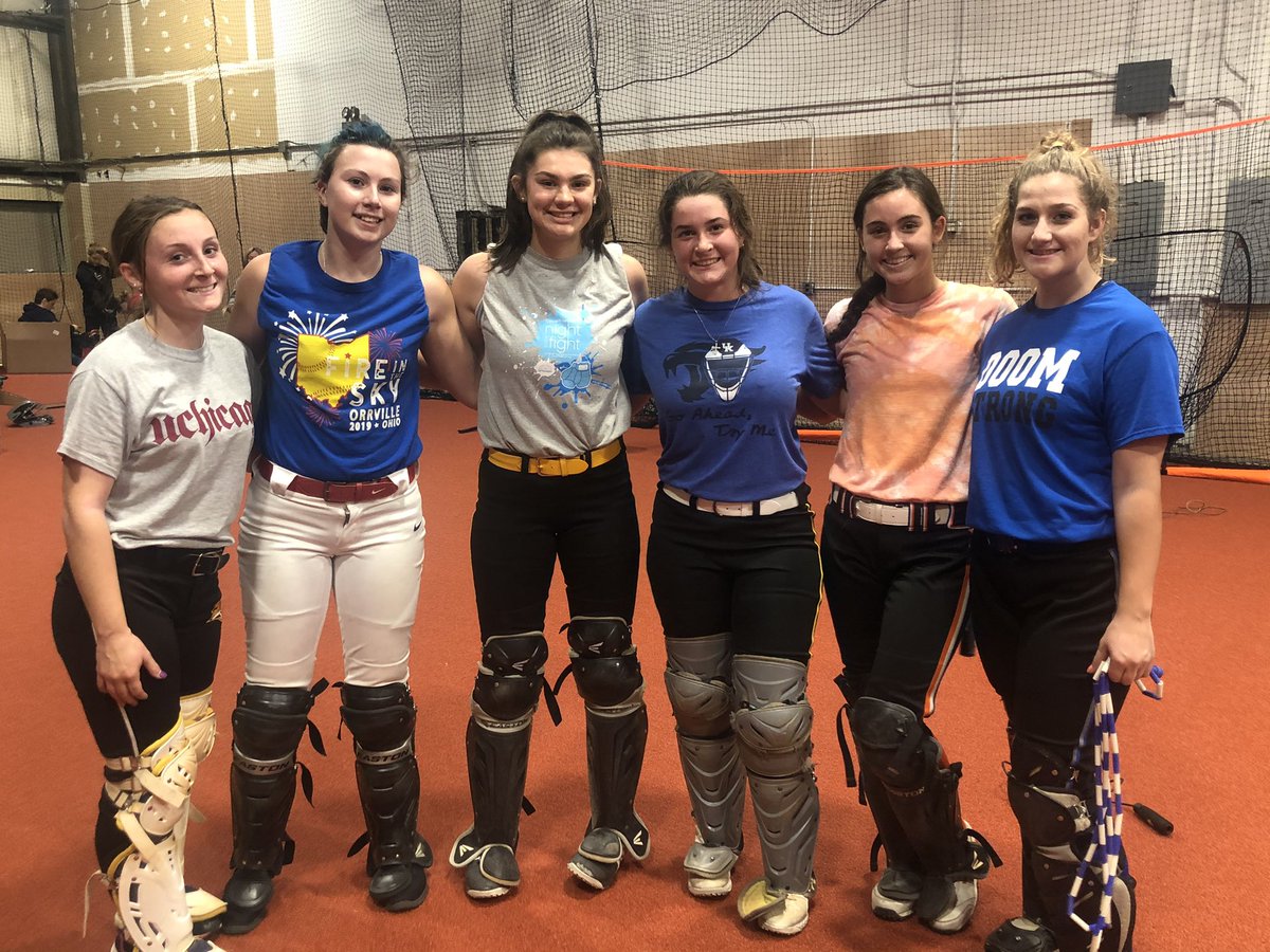 CoachJackieSB's tweet photo. They came to work ❤️💪🏻🥎 https://t.co/9Z1hl2z2XE