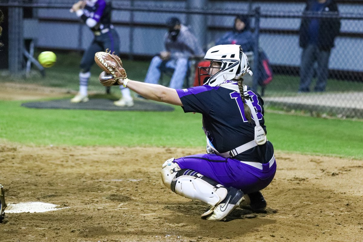 TarletonSB's tweet photo. We've got a ππππππππππ here π₯ π₯
π£ Purple 1οΈβ£
β« Black 0οΈβ£
Five innings home
#TexanNation | #WinnerTakesFall https://t.co/nI3nObnKf7