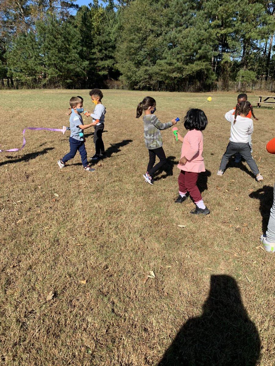 L3Campbell's tweet photo. Thank you so much for the recess bags @CCES_Colts_PTO this was such an awesome idea. The kiddos loved it. You guys rock @mremoryrawlings @dr_cheatham https://t.co/SmphtV4lG7
