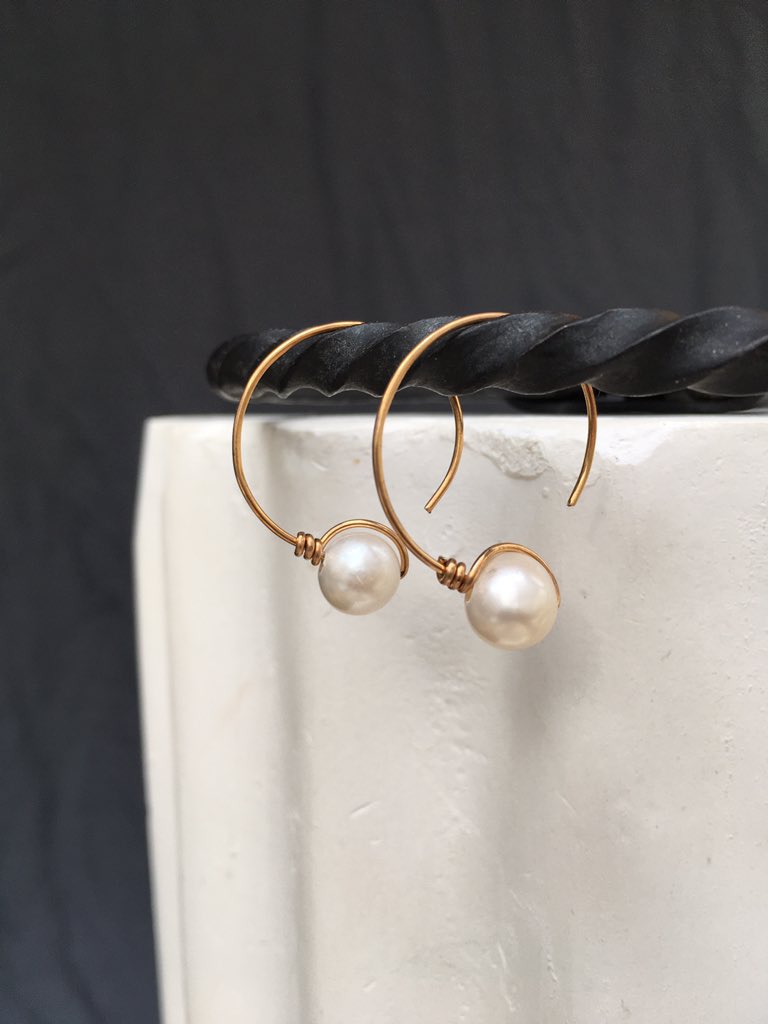 eleccdesigns's tweet photo. New designs are being added to the Etsy shop, just in time for early holiday shopping! https://t.co/li2eYFvhgI #ShopEarly #ShopSmall #Christmas2020 #Saturnalia #HandmadeGifts https://t.co/Qez4SqS8iy