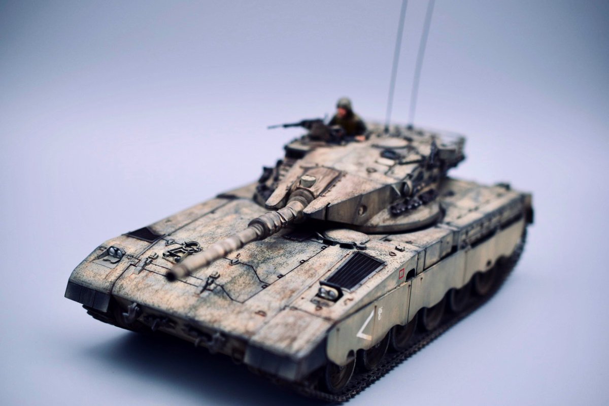 Ksd Lab 初めての戦車模型完成しました タミヤの1 35メルカバ戦車 作りやすかったしめっちゃカッコいい ウェザリングもフィギュア塗装も楽しくてもっと作りたくなりました どんどん戦車模型の沼にハマっていきます プラモデル 戦車 メルカバ