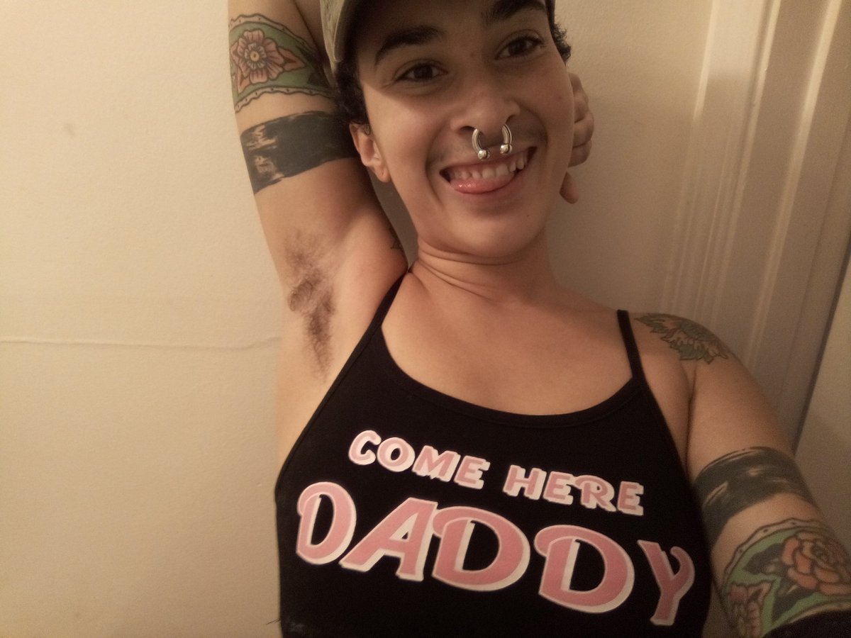 sweetsubpeaches's tweet photo. Freshly showered, now getting ready to lay down. What are you creeps up to?
#girlswithtattoos #sexygirl
#submissive #sweetsub
#cumhere #smalltitties https://t.co/t2k0wpouEu