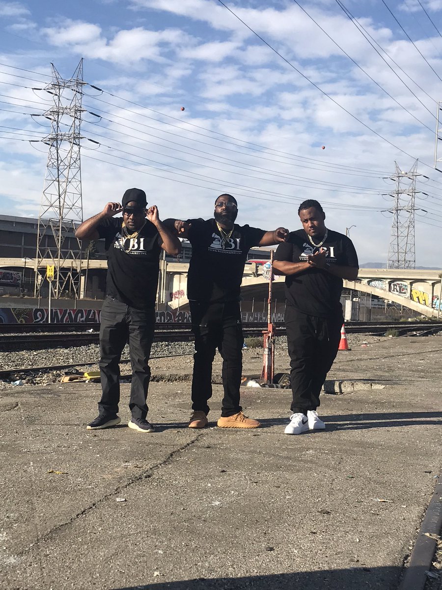 ybi_forever's tweet photo. YBI behind the scenes. Music coming soon #3kings #ybi #ybiforever #behindthescenes #NewMusiccoming #vicious #donfresh #cino #westcoast https://t.co/ZCZFMYugdT
