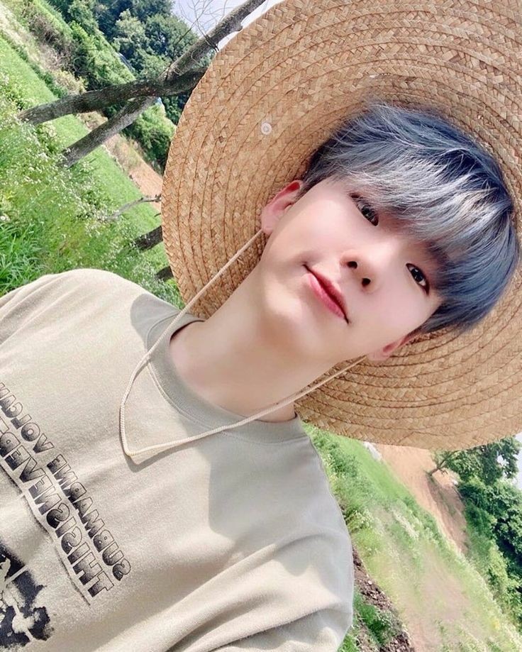 JsMonsta_'s tweet photo. ୧Grᥲvιtყ X•｡ﾟﾟ
˗ˏˋPꙆᥲყꙆɩ⳽tˎˊ˗
↳#NASSER ᴺᵉʷ ᴾᵒˢᵗ

ES HOY ES HOY! para que vean que no he muerto vengo aquí a mostrar la nueva pieza que me he pasado escuchando, sin dudas es una melodía emocional que podría ponerme a llorar. 

#AroundYouHL #LOONATHETOWN https://t.co/3AUaHFCBS2