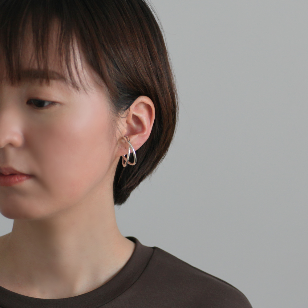 new

UNKNOWN. / Silver925 U440 OBJECT イヤーカフ - シルバー (片耳タイプ)
store.eighthundredships.com/?pid=153684552…
#unknown #アンノウン #イヤーカフ #イヤカフ  #プレゼント #ギフト