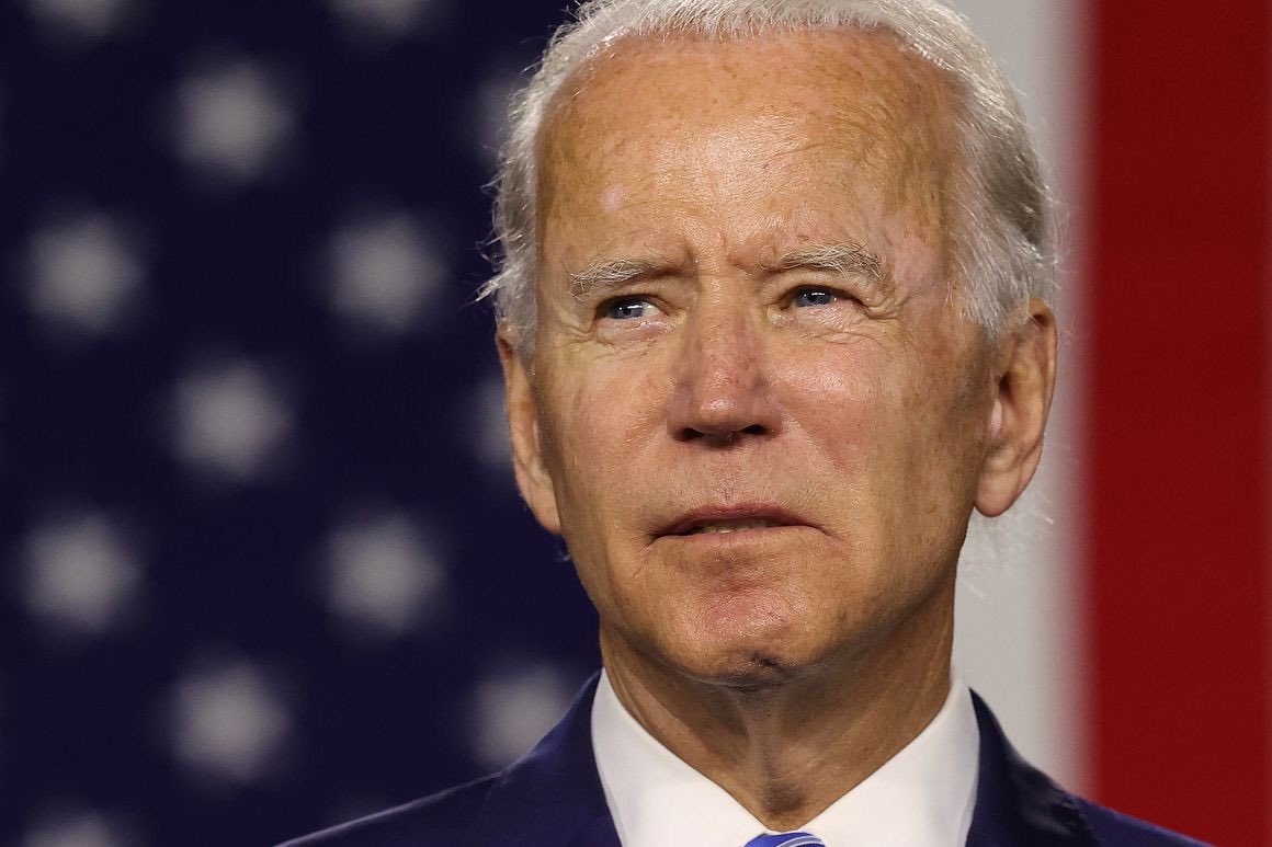 tashontelly's tweet photo. Is it me or does Trump look (and act) more and more like thanos...(with his hands on the most destructive weapons in the universe!!)...

...and Biden looks like old school captain America? 

#comeoncap #goforthehead https://t.co/DMBVpICOsk
