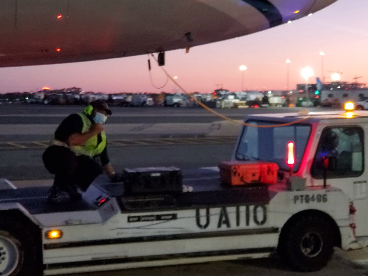 CheikhS75273092's tweet photo. @weareunited @JimSchake @mechnig @ke_wiltz  Tow crew in action @DCA https://t.co/UeFz8tRKOB