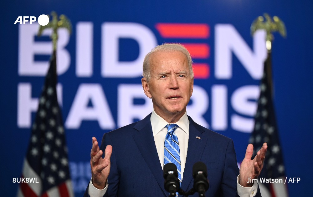 AFPespanol's tweet photo. #ÚLTIMAHORA Biden promete reincorporarse al Acuerdo del Clima de París en el primer día de su presidencia #AFP https://t.co/LZtmAxXs3n