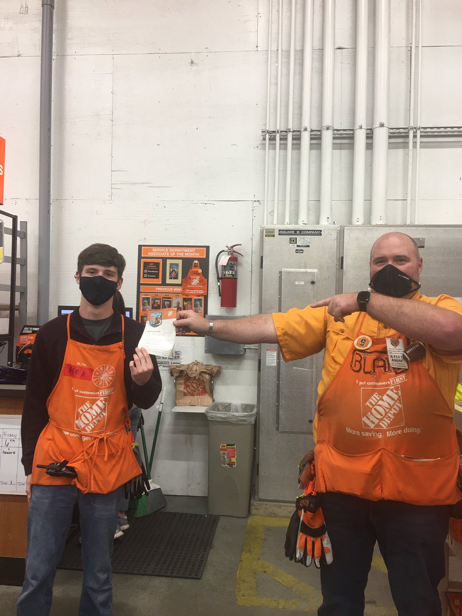 Jballender's tweet photo. Alex’s first homer! He’s doing a great job! #swbest #southwestbest https://t.co/0uefsoI2SN