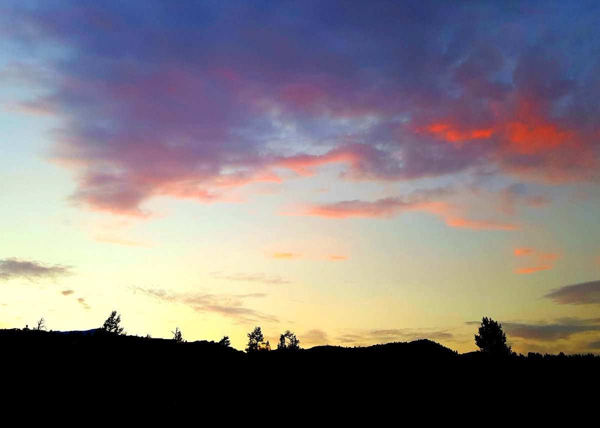 griz1's tweet image. #NonCOVID19 #NonElection thoughts for the day... 2020 #sunsets! Some beauty this year! 
@JuneLake @Inyo_NF @MarinaDelRey_CA @MarinaDelRey311 #BrightmontFarm @CityofWheeling @VeniceBeach_CA @Venice311